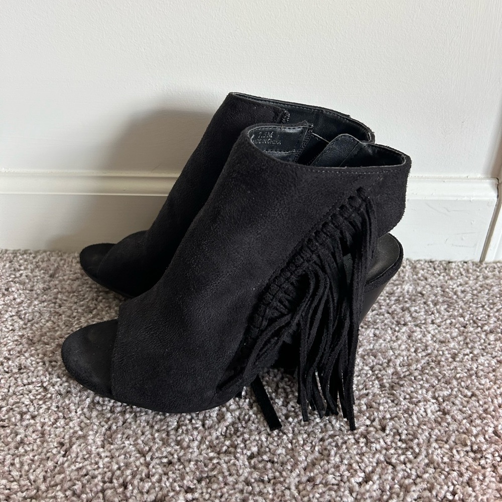 Coconuts by Matisse black bootie size 7.5